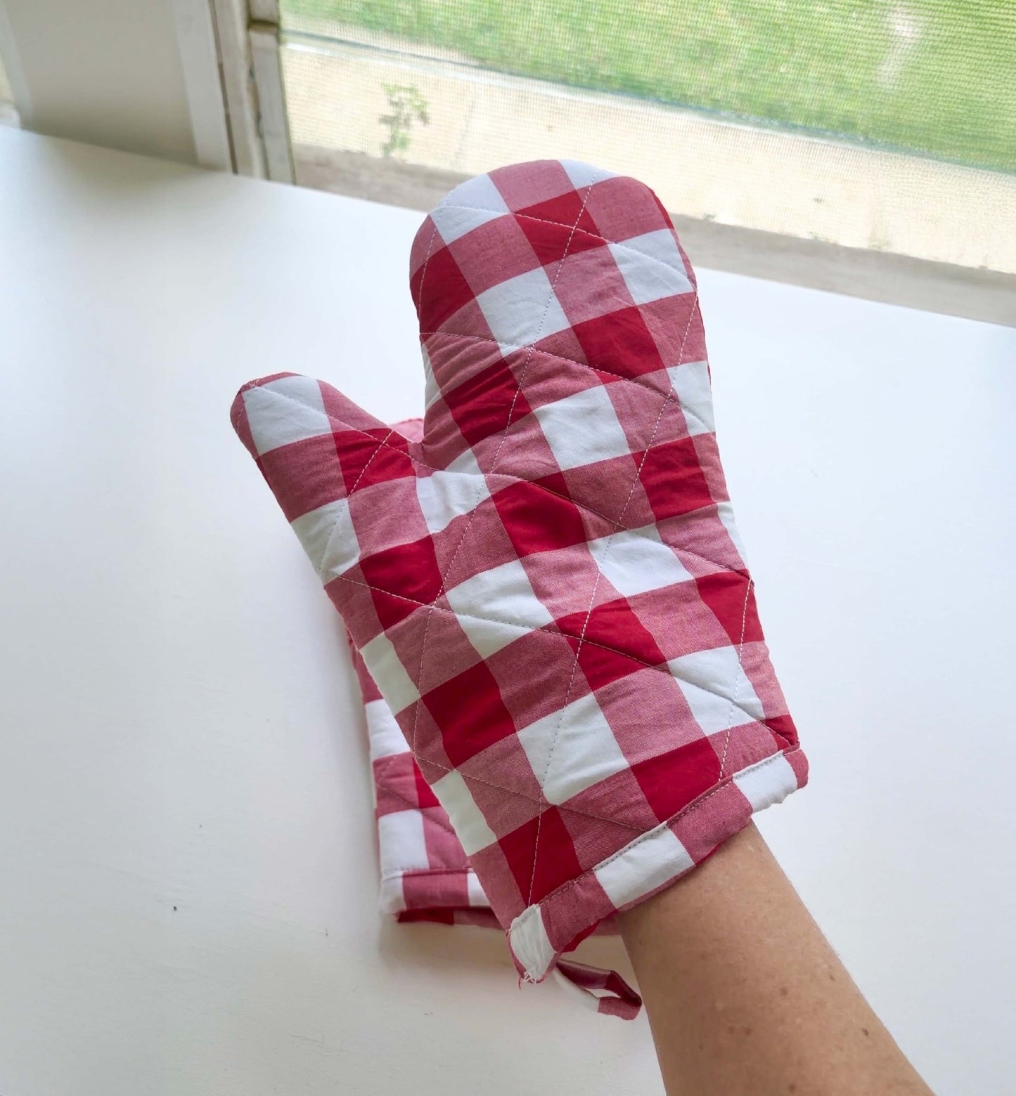Helping Hand Quilted Oven Mitt Digital Sewing Pattern