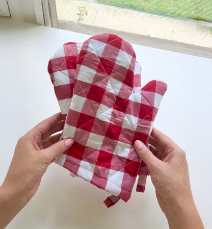 Helping Hand Quilted Oven Mitt Digital Sewing Pattern